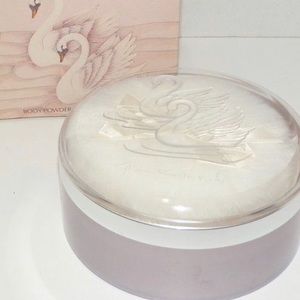🦢💎 NWT • Gloria Vanderbilt • Rare • 💎🦢 5oz💎🦢